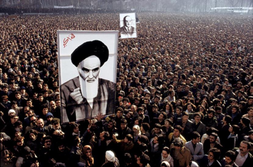 Menelisik Bencana Khumaeni-Hakikat Revolusi Iran (Bagian-1)